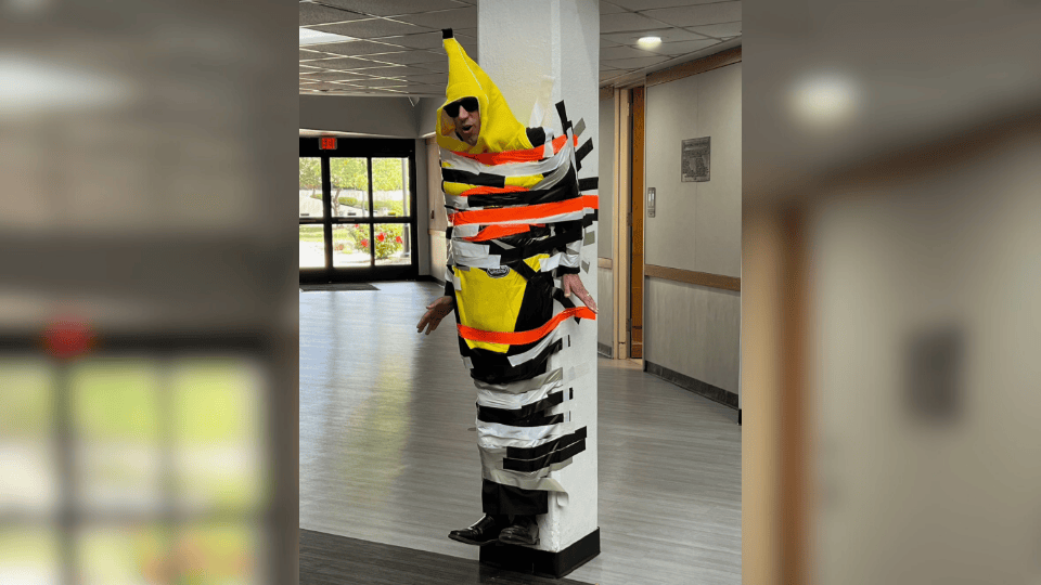 MAC Students ‘Stick It to Dr. Z’ for Art Fundraiser